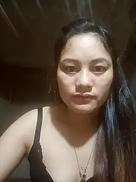 Snapshot of Momo-biki chatting on 27, 4, 2026 Momo-biki online show from 27, 4, 2026