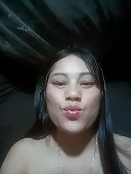 Snapshot of Momo-biki chatting on 2, 5, 2026 Momo-biki online show from 2, 5, 2026