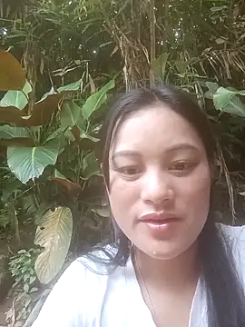 Snapshot of Momo-biki chatting on 16, 5, 2026 Momo-biki online show from 16, 5, 2026