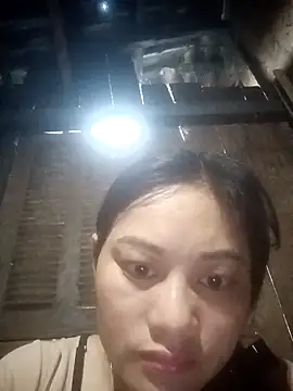 Snapshot of Momo-biki chatting on 26, 5, 2026 Momo-biki online show from 26, 5, 2026