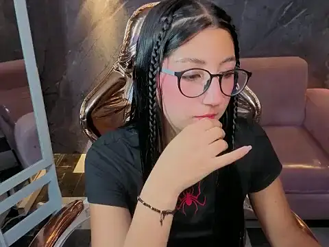 Snapshot of Sophie_jones_b chatting on 4, 2, 2026 Sophie jones b online show from 4, 2, 2026