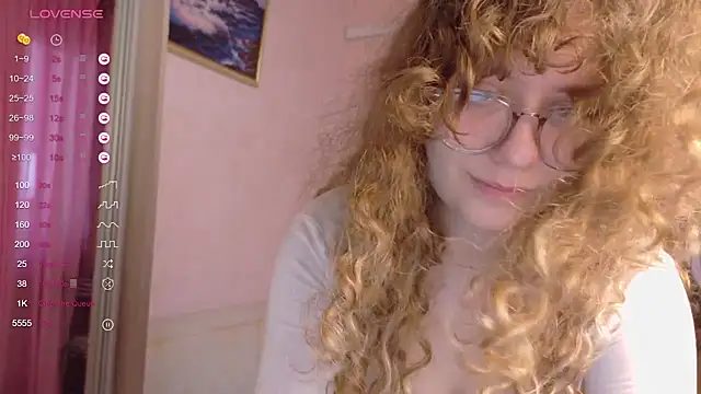 Snapshot of Milounee chatting on 5, 3, 2026 Milounee online show from 5, 3, 2026