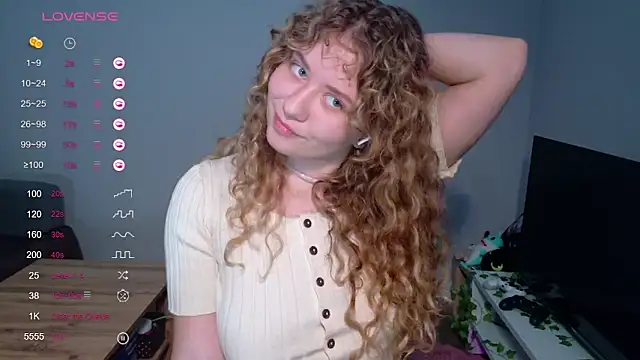 Snapshot of Milounee chatting on 6, 6, 2026 Milounee online show from 6, 6, 2026