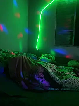 Casal Sapekinha01 online show from 3, 2, 2026