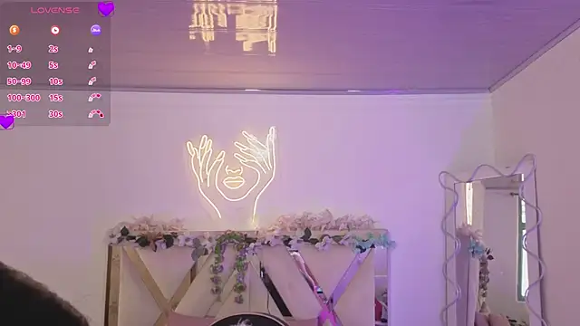 NEFTIS TAY online show from 6, 3, 2026