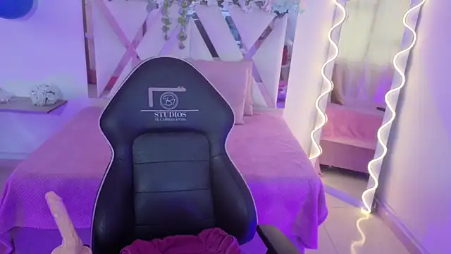 NEFTIS TAY online show from 7, 4, 2026