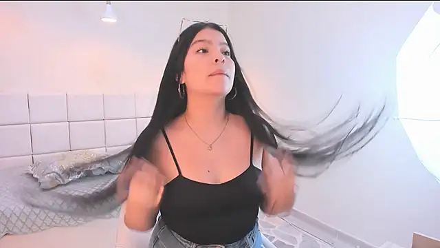 Snapshot of Hanna_Lee4 chatting on 24, 2, 2026 Hanna Lee4 online show from 24, 2, 2026