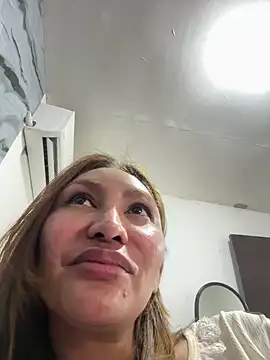 Snapshot of Rhieanne chatting on 7, 4, 2026 Rhieanne online show from 7, 4, 2026