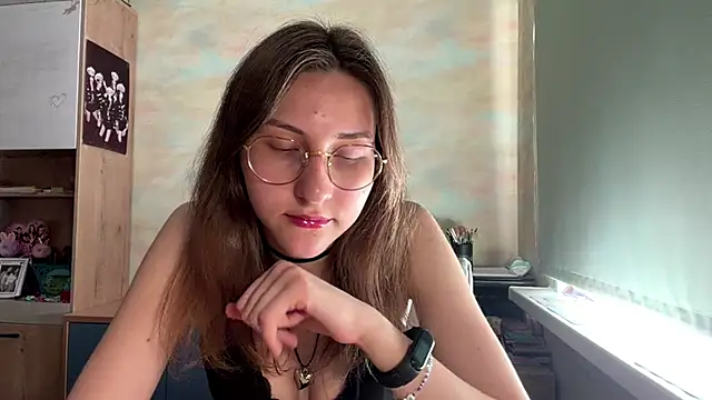 Miaaa Moon online show from 19, 5, 2026