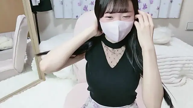 Snapshot of MOE_o0 chatting on 25, 2, 2026 MOE o0 online show from 25, 2, 2026