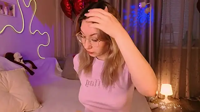 Snapshot of lusciousslily chatting on 26, 2, 2026 lusciousslily online show from 26, 2, 2026