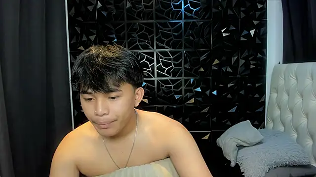 Snapshot of xlovercutietwink chatting on 6, 4, 2026 xlovercutietwink online show from 6, 4, 2026