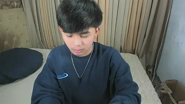 Snapshot of xlovercutietwink chatting on 13, 4, 2026 xlovercutietwink online show from 13, 4, 2026