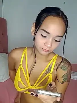 Snapshot of Maria_x_Alejandra chatting on 20, 6, 2026 Maria x Alejandra online show from 20, 6, 2026