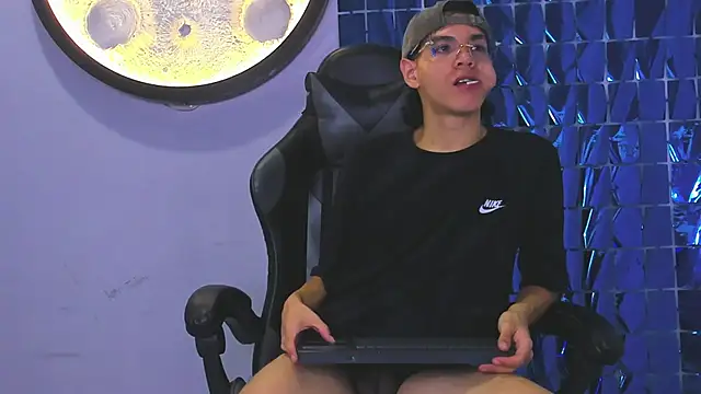 Snapshot of Bennet-Gray chatting on 1, 3, 2026 Bennet-Gray online show from 1, 3, 2026