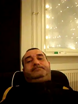 Snapshot of markostoitchev12 chatting on 27, 11, 2025 markostoitchev12 online show from 27, 11, 2025