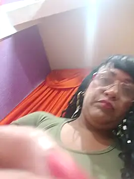 Snapshot of SabrinaColin chatting on 2, 3, 2026 SabrinaColin online show from 2, 3, 2026