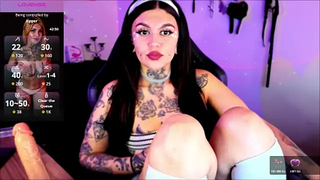 Zoeee 001 online show from 29, 3, 2026