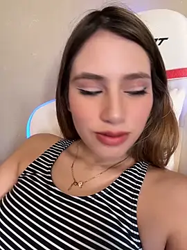 Snapshot of romyamo chatting on 27, 4, 2026 romyamo online show from 27, 4, 2026