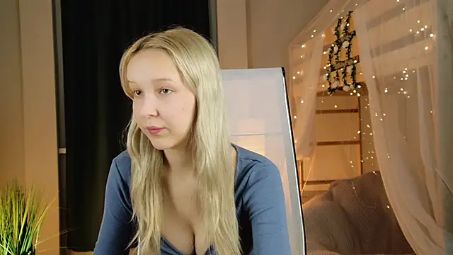 Snapshot of MaoqiBeverly chatting on 18, 4, 2026 MaoqiBeverly online show from 18, 4, 2026