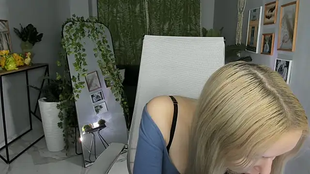 Snapshot of MaoqiBeverly chatting on 21, 4, 2026 MaoqiBeverly online show from 21, 4, 2026