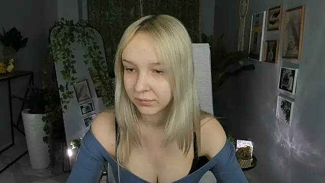 Snapshot of MaoqiBeverly chatting on 23, 4, 2026 MaoqiBeverly online show from 23, 4, 2026