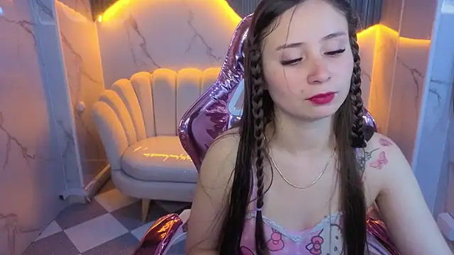 Snapshot of Ariana18_b chatting on 21, 5, 2026 Ariana18 b online show from 21, 5, 2026