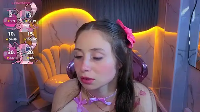 Snapshot of Ariana18_b chatting on 26, 5, 2026 Ariana18 b online show from 26, 5, 2026