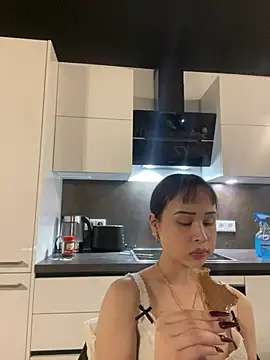 Just-Lilly online show from 11, 4, 2026