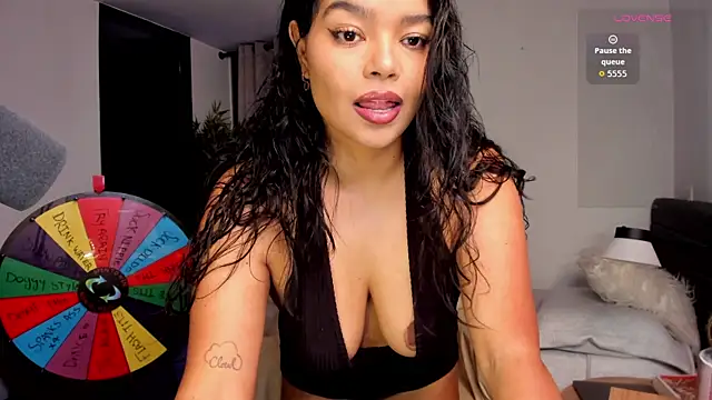 Snapshot of moonhelen chatting on 29, 4, 2026 moonhelen online show from 29, 4, 2026