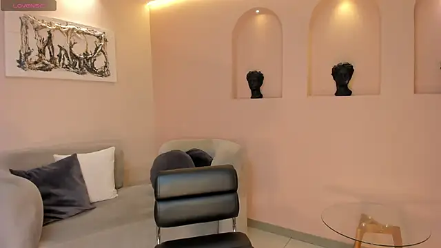 LucieMartin online show from 6, 4, 2026