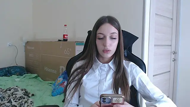 Snapshot of CutieWorm chatting on 18, 2, 2026 CutieWorm online show from 18, 2, 2026