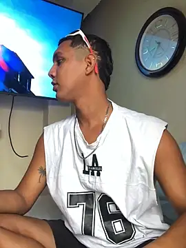 Snapshot of _Usher chatting on 2, 3, 2026 Usher online show from 2, 3, 2026