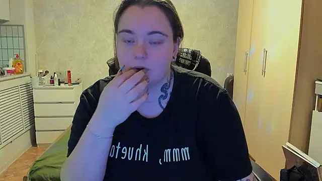 Snapshot of katya_idinax chatting on 5, 2, 2026 katya idinax online show from 5, 2, 2026