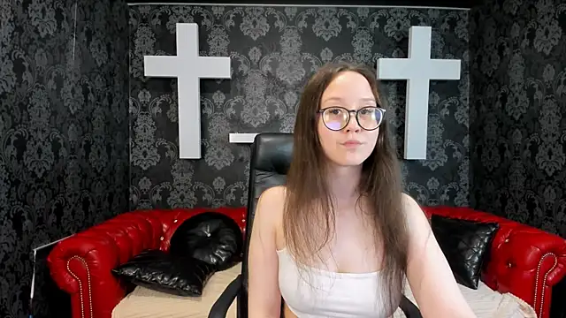 MonicaBev online show from 5, 4, 2026