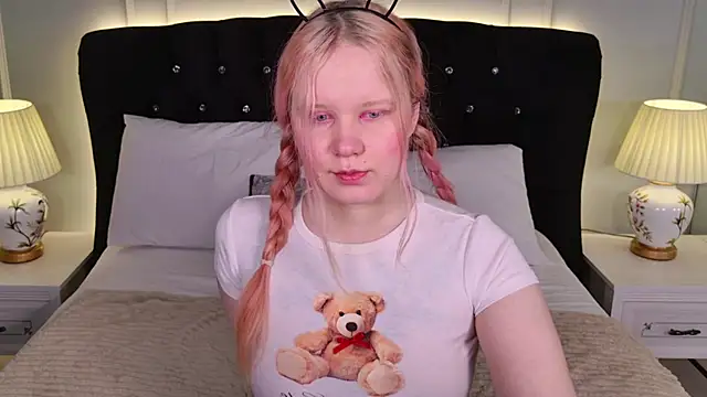 AnnieVibe online show from 2, 4, 2026
