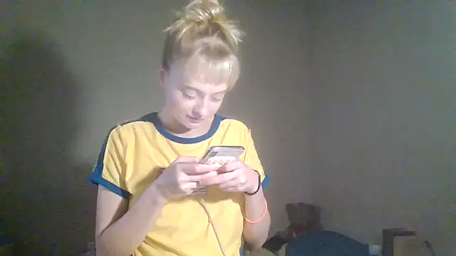 KiwiDreamy1 online show from 10, 2, 2026