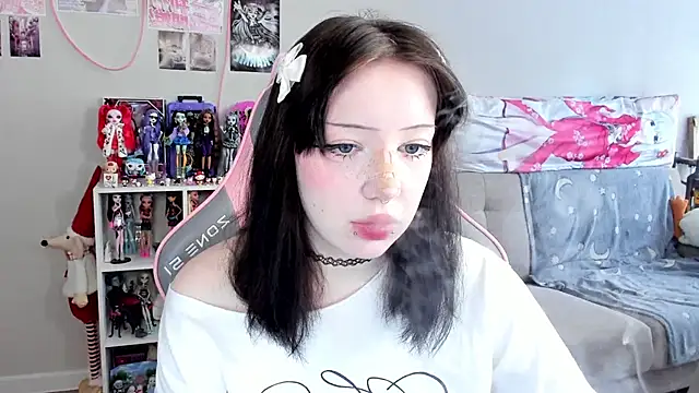 MollysLand online show from 17, 4, 2026