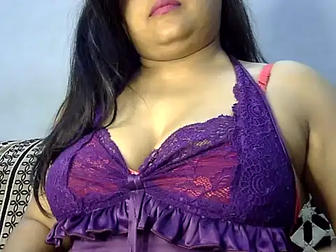 Snapshot of Miss-Prity chatting on 7, 5, 2026 Miss-Prity online show from 7, 5, 2026