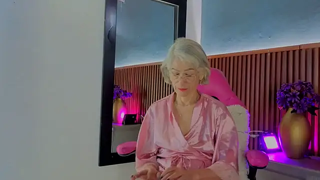Snapshot of miss_monserrate01 chatting on 1, 6, 2026 miss monserrate01 online show from 1, 6, 2026