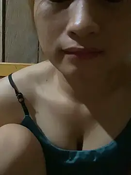 yuii-717 online show from 15, 4, 2026