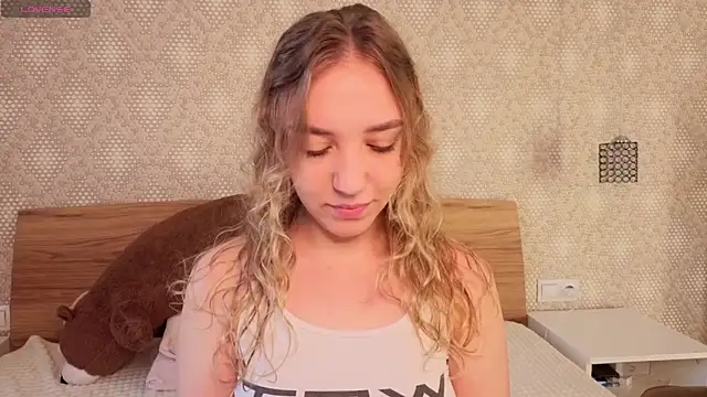 Snapshot of alice_charm_ chatting on 12, 6, 2026 alice charm online show from 12, 6, 2026