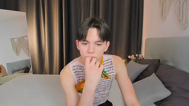 Snapshot of Ian_Harrickton chatting on 1, 3, 2026 Ian Harrickton online show from 1, 3, 2026