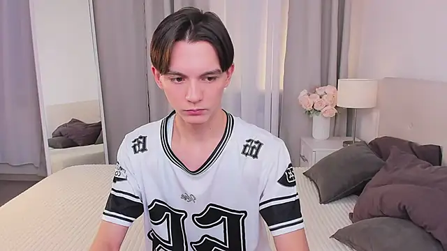 Snapshot of Ian_Harrickton chatting on 2, 3, 2026 Ian Harrickton online show from 2, 3, 2026