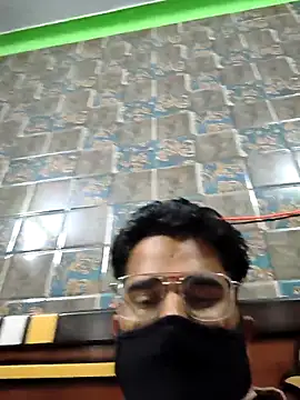Snapshot of MrCurioX chatting on 28, 4, 2026 MrCurioX online show from 28, 4, 2026