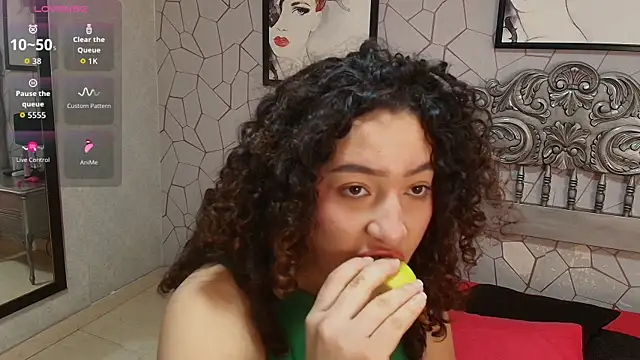 Snapshot of meganrousx chatting on 3, 3, 2026 meganrousx online show from 3, 3, 2026