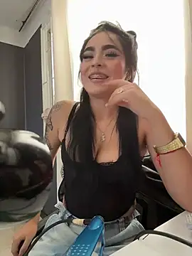 Snapshot of Sara_Fernandez_ chatting on 13, 2, 2026 Sara Fernandez online show from 13, 2, 2026