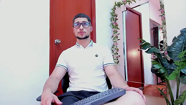 valenssio moretti online show from 28, 2, 2026