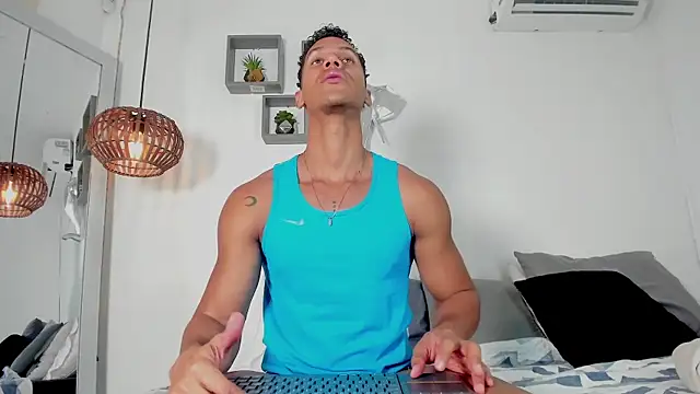 Snapshot of Royland_Vega chatting on 5, 2, 2026 Royland Vega online show from 5, 2, 2026