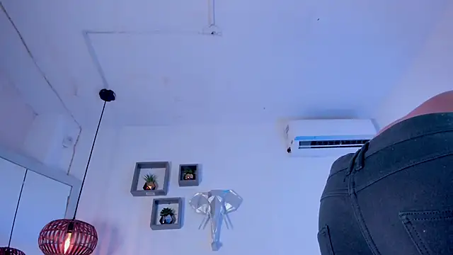 Snapshot of Royland_Vega chatting on 18, 2, 2026 Royland Vega online show from 18, 2, 2026